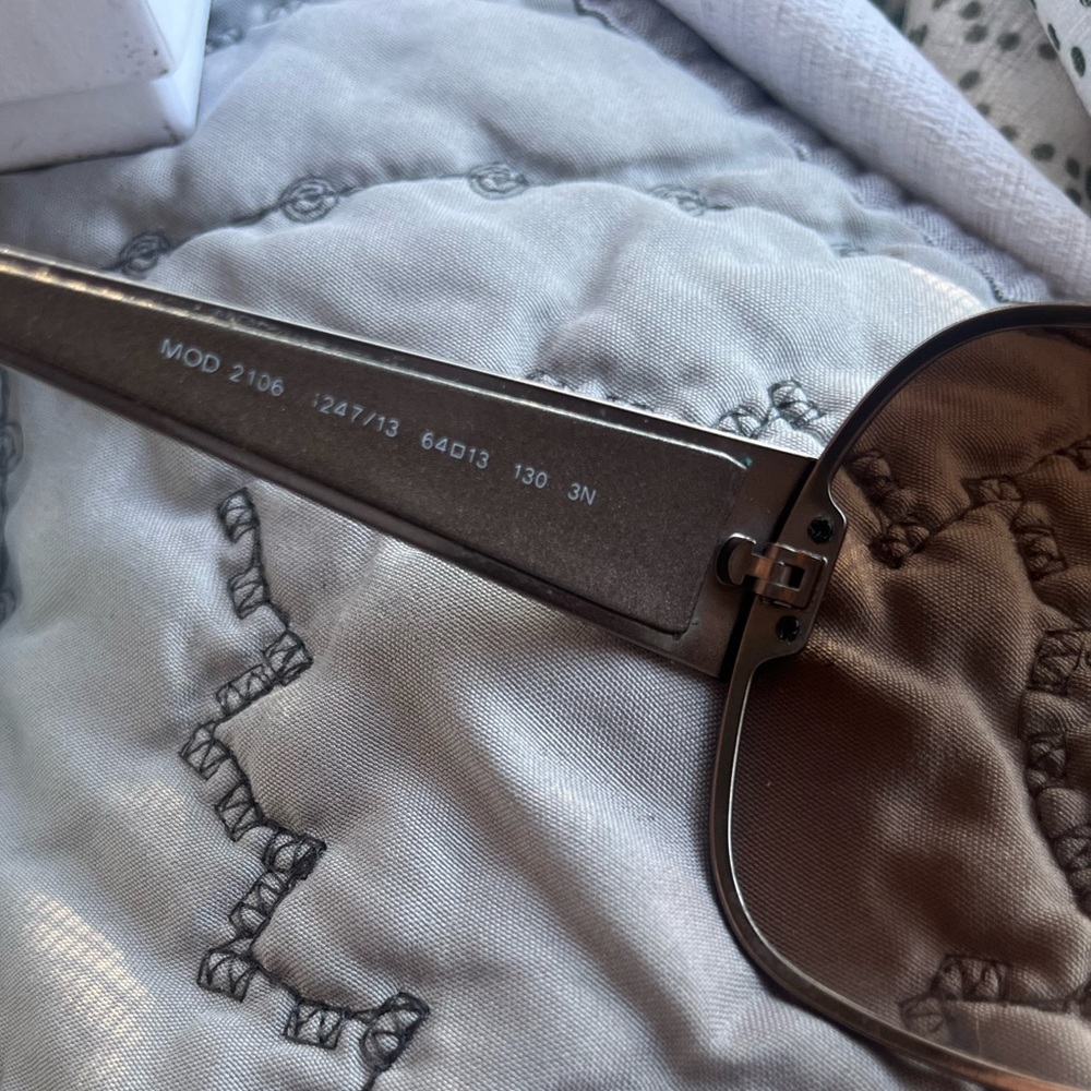 VERSACE Made in Italy Sunglasses - Picture 4 of 16
